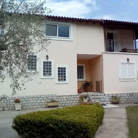 Villa Serene - A Homey Retreat In Mystras